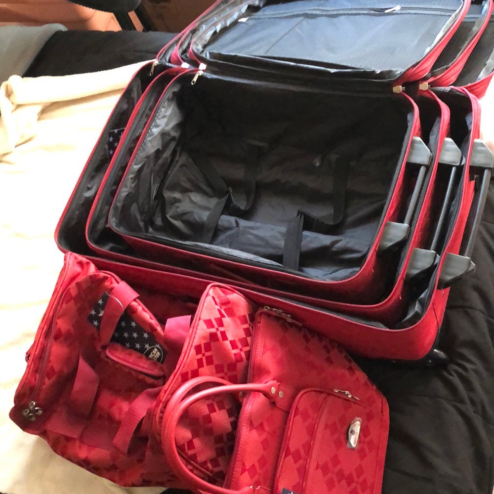 5 piece brand new never used luggage set